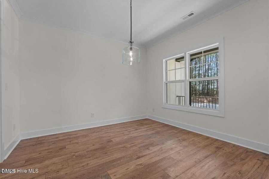 355 Shaw Rd 355 Shaw Rd