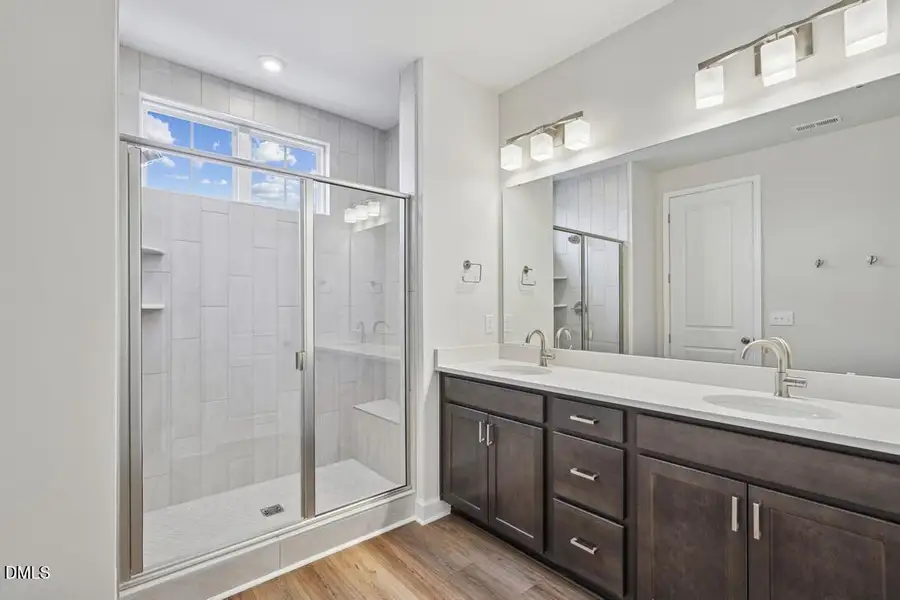 Mews at Holding Village 23_Primary Bathr