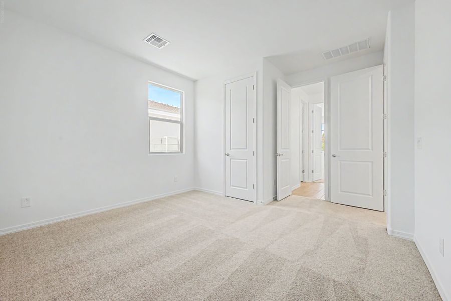 Spacious, unfurnished interior of a new home in Landmarke, San Tan Valley (Image 13).