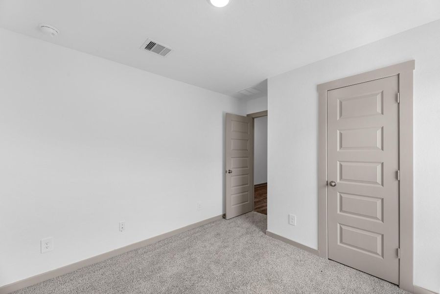 Spacious, unfurnished interior of a new home in Watermark, Alvin (Image 15).