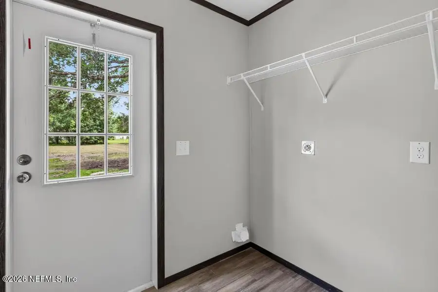 Spacious, unfurnished interior of a new home in , Callahan (Image 58).