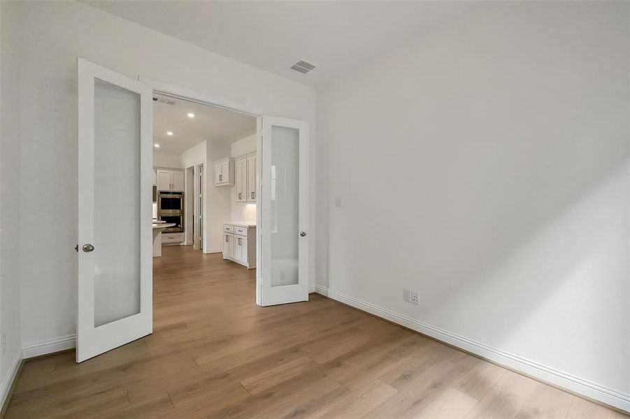 Spacious, unfurnished interior of a new home in Sienna 65', Missouri City (Image 38). Spacious, unfurnished interior of a new home in Sienna 65', Missouri City (Image 38).