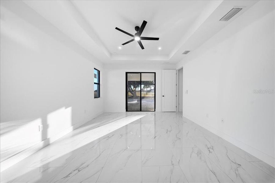 Spacious, unfurnished interior of a new home in , Punta Gorda (Image 14).