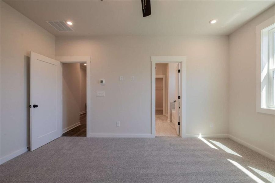 Spacious, unfurnished interior of a new home in Cambridge at Steels Bridge, Canton (Image 37).