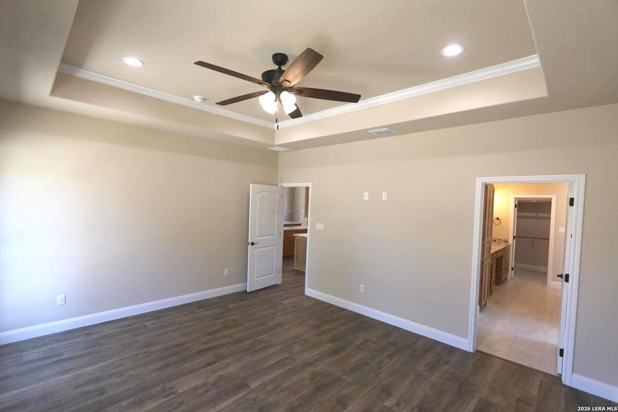 Spacious, unfurnished interior of a new home in , Floresville (Image 21).