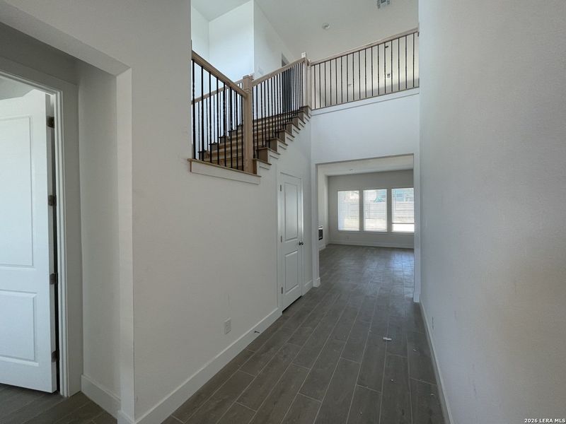 Spacious, unfurnished interior of a new home in Meyer Ranch 60's, New Braunfels (Image 14). Spacious, unfurnished interior of a new home in Meyer Ranch 60's, New Braunfels (Image 14).