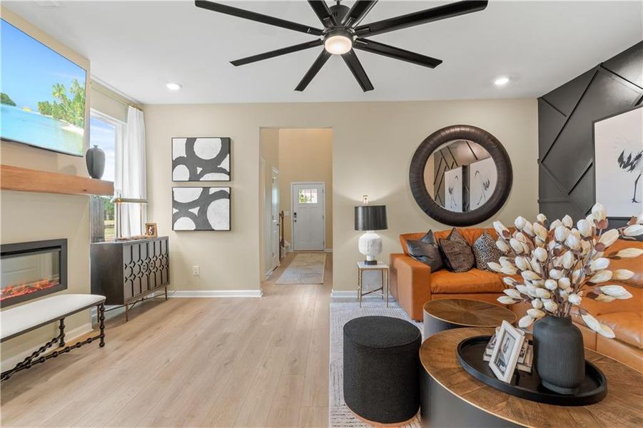 Furnished interior view inside a new home in Chapel Hill, Newnan (Image 7).