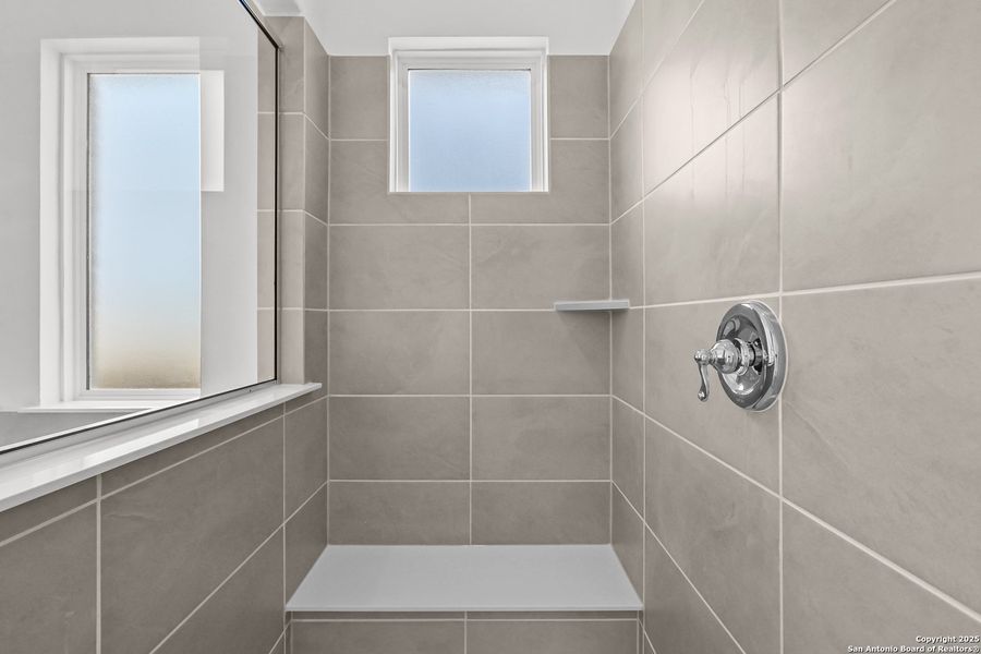 Furnished interior view inside a new home in Ladera 50', San Antonio (Image 8). Furnished interior view inside a new home in Ladera 50', San Antonio (Image 8).