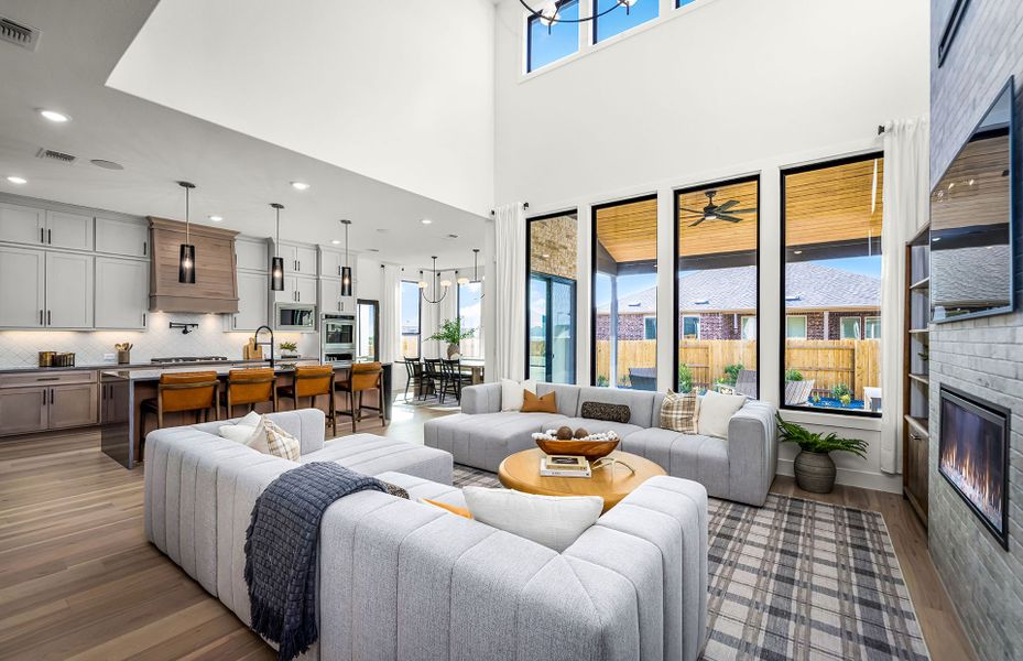 Inviting Gathering Room Inviting Gathering Room