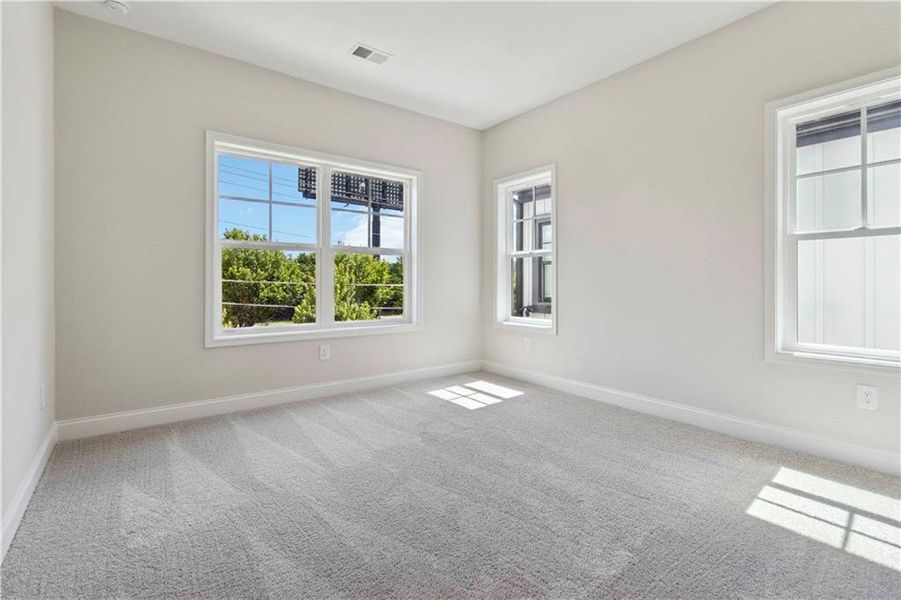 Spacious, unfurnished interior of a new home in Serenity, Hapeville (Image 10).