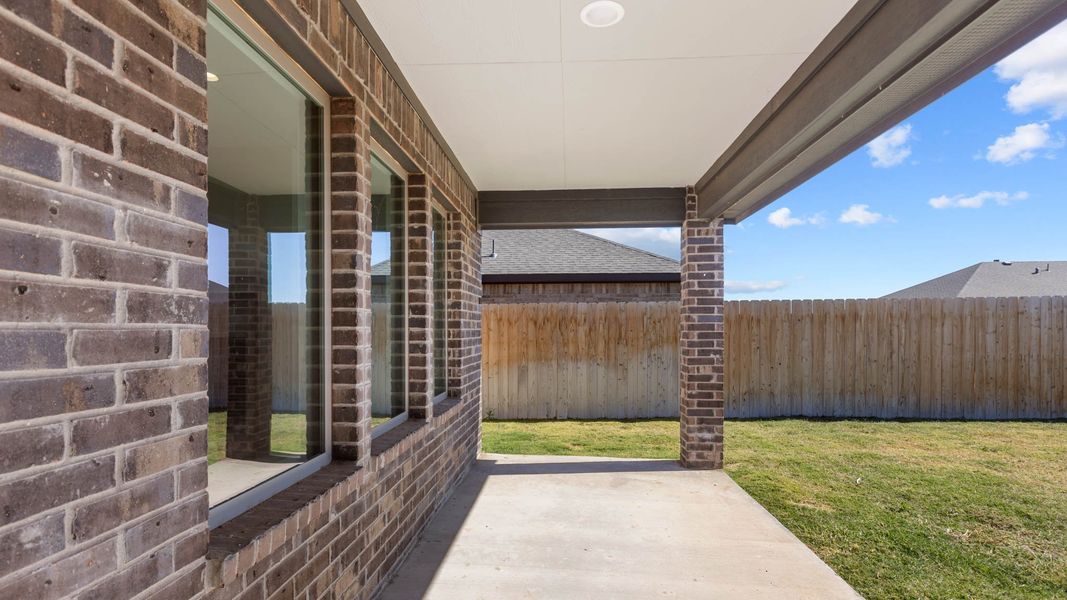 Representative exterior details of a home built from the The Justin by D.R. Horton in Viridian, Lubbock (Image 5).