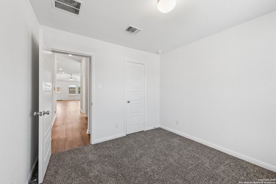 Spacious, unfurnished interior of a new home in Park Place, New Braunfels (Image 13).