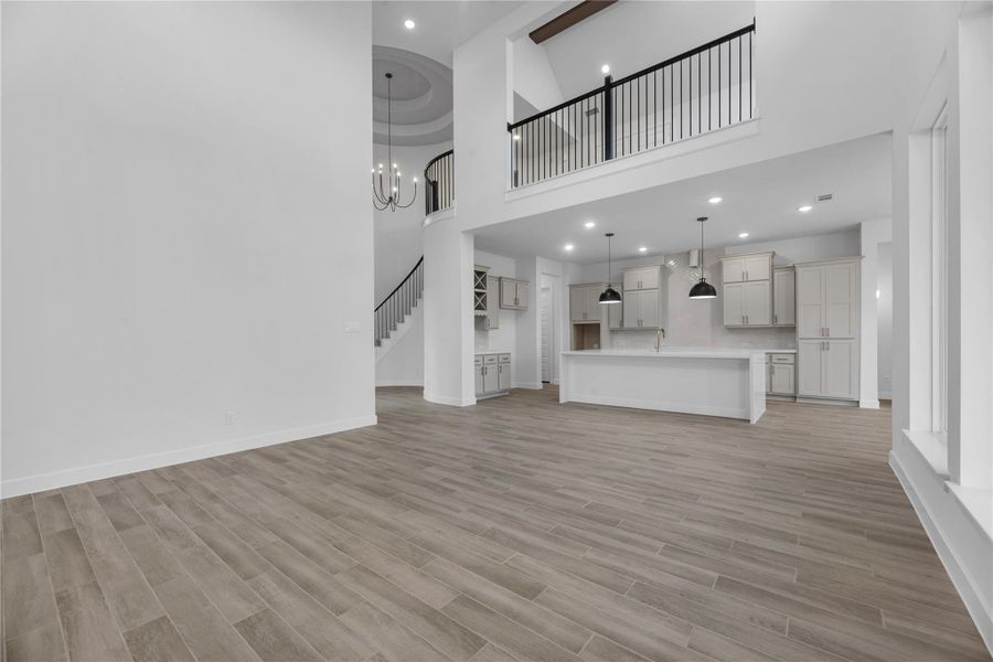Spacious, unfurnished interior of a new home in Sienna, Missouri City (Image 10).