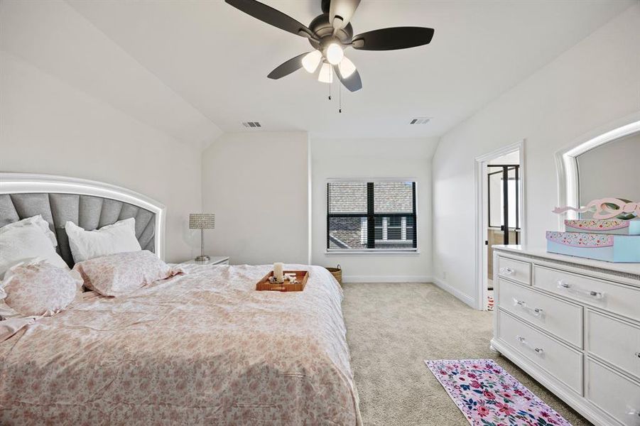 Furnished interior view inside a new home in Stone River Glen, Royse City (Image 27). Furnished interior view inside a new home in Stone River Glen, Royse City (Image 27).