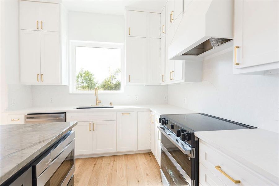Furnished interior view inside a new home in , Celeste (Image 9).