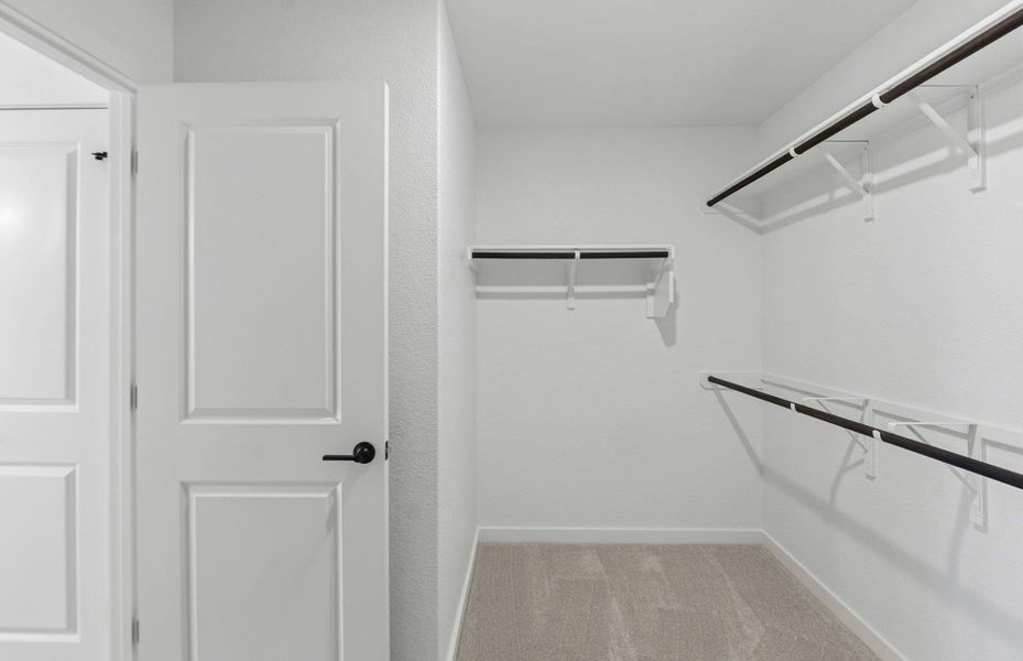 Spacious, unfurnished interior of a new home in Santa Rita Ranch, Liberty Hill (Image 21).