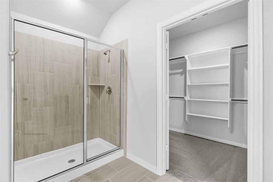 Spacious, unfurnished interior of a new home in Park at Eldridge, Sugar Land (Image 31). Spacious, unfurnished interior of a new home in Park at Eldridge, Sugar Land (Image 31).