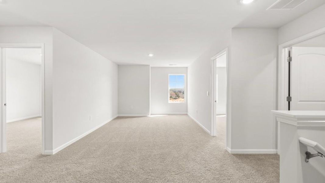 Spacious, unfurnished interior of a new home in Liberty Crossing, Braselton (Image 13).