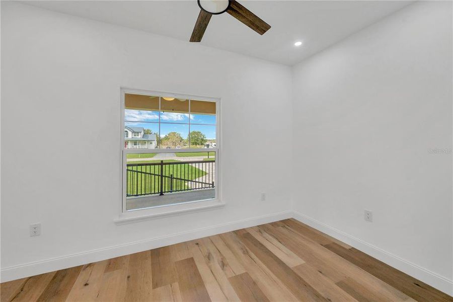 Spacious, unfurnished interior of a new home in , Dade City (Image 40).