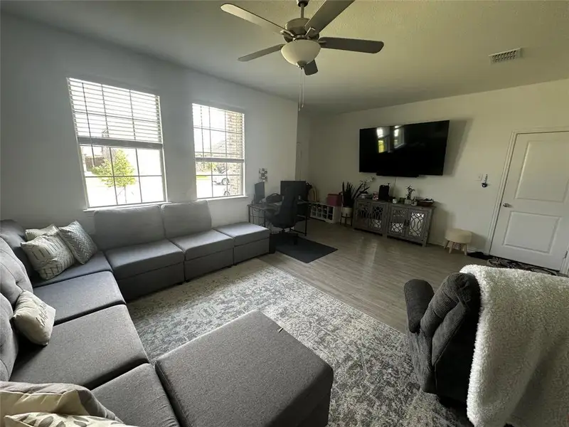 Furnished interior view inside a new home in Bridgewater, Princeton (Image 27). Furnished interior view inside a new home in Bridgewater, Princeton (Image 27).