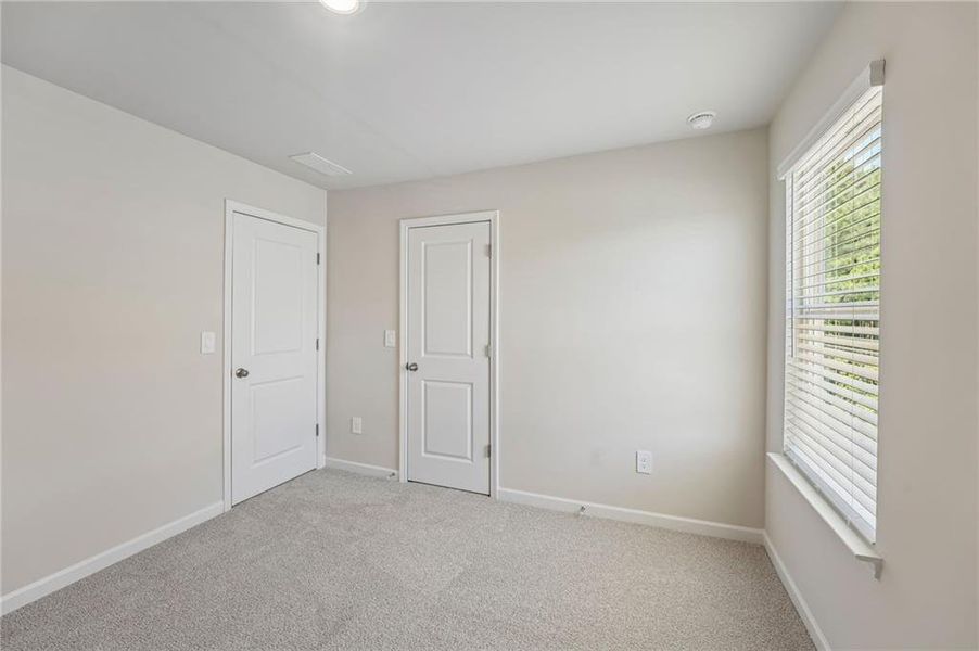 Spacious, unfurnished interior of a new home in Ivey Township, Dallas (Image 59).
