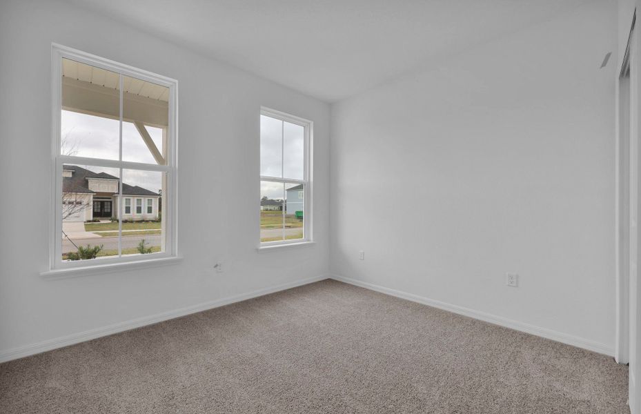 Spacious, unfurnished interior of a new home in Hyland Trail, Green Cove Springs (Image 22).