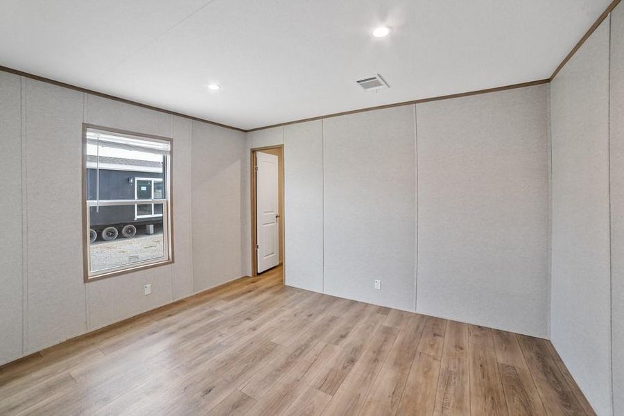 Spacious, unfurnished interior of a new home in , Sunset (Image 21).