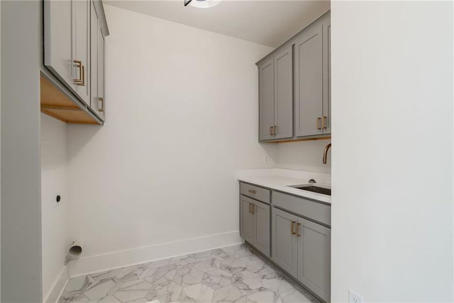 Furnished interior view inside a new home in , Alpharetta (Image 7).