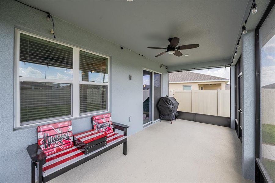 Exterior details and patio area of a home in , Bartow (Image 23).