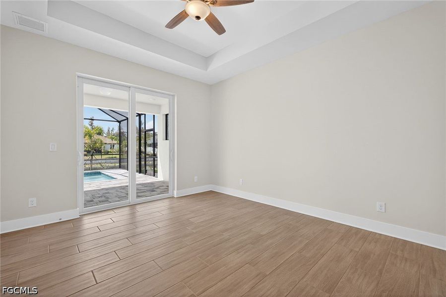 Spacious, unfurnished interior of a new home in Cape Coral, Cape Coral (Image 23).