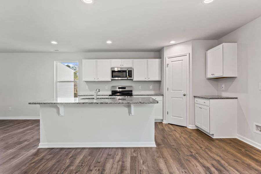 2,267sf New Home in Aberdeen, NC.  - Slide 37