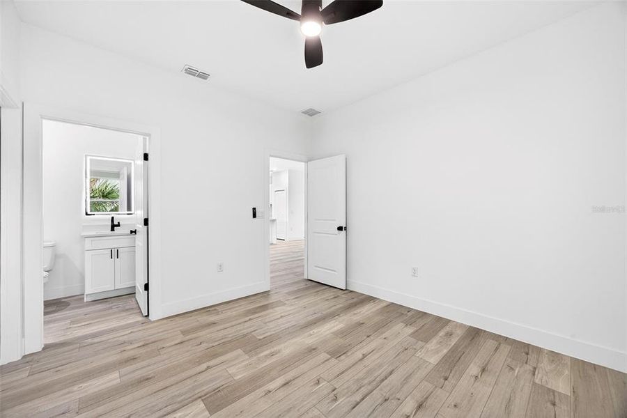 Spacious, unfurnished interior of a new home in , North Port (Image 29).