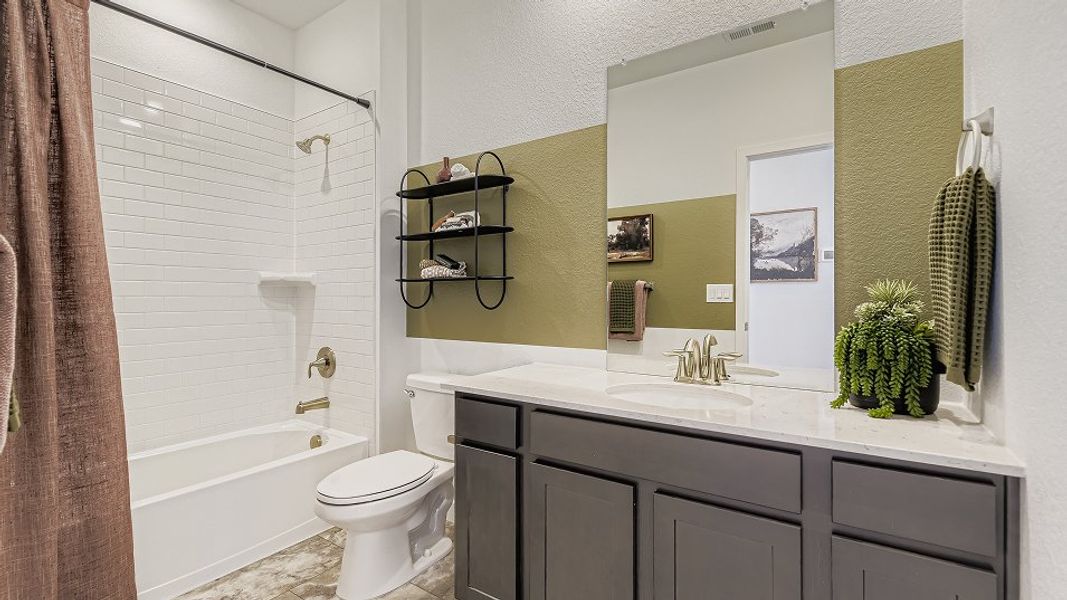 2581 Overlook Bath2 F3