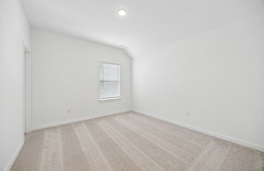 Spacious, unfurnished interior of a new home in Mavera, Conroe (Image 30).