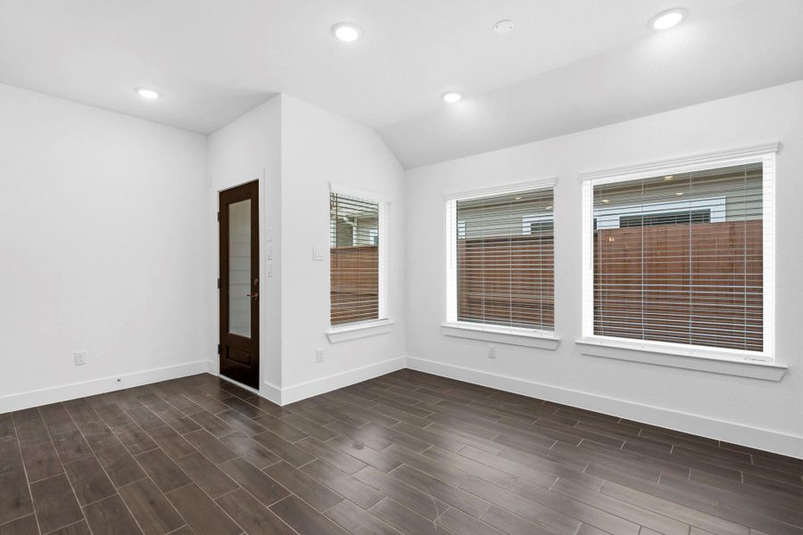 Spacious, unfurnished interior of a new home in Meridiana, Manvel (Image 24).