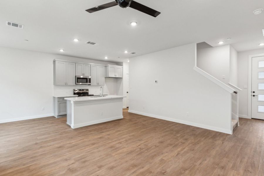 Spacious, unfurnished interior of a new home in Townhomes at Gattis, Round Rock (Image 20).