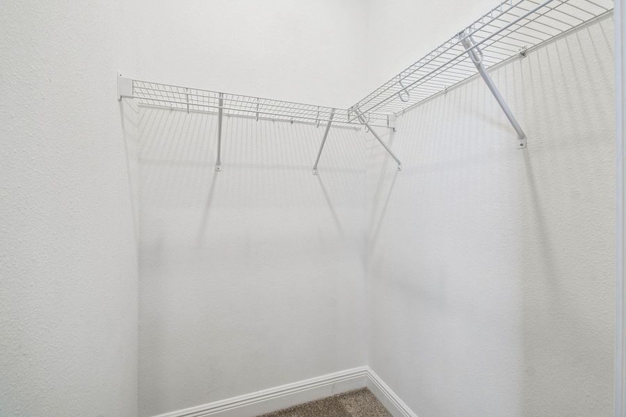 Spacious, unfurnished interior of a new home in Pinecone Reserve, Brooksville (Image 39).