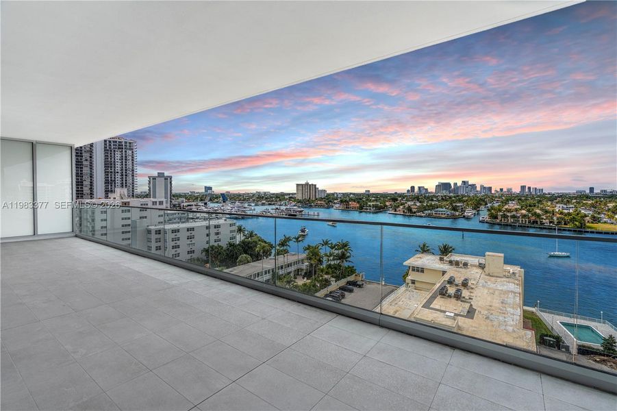 Condo located in Fort Lauderdale, FL showcasing its design and architecture (Image 35).