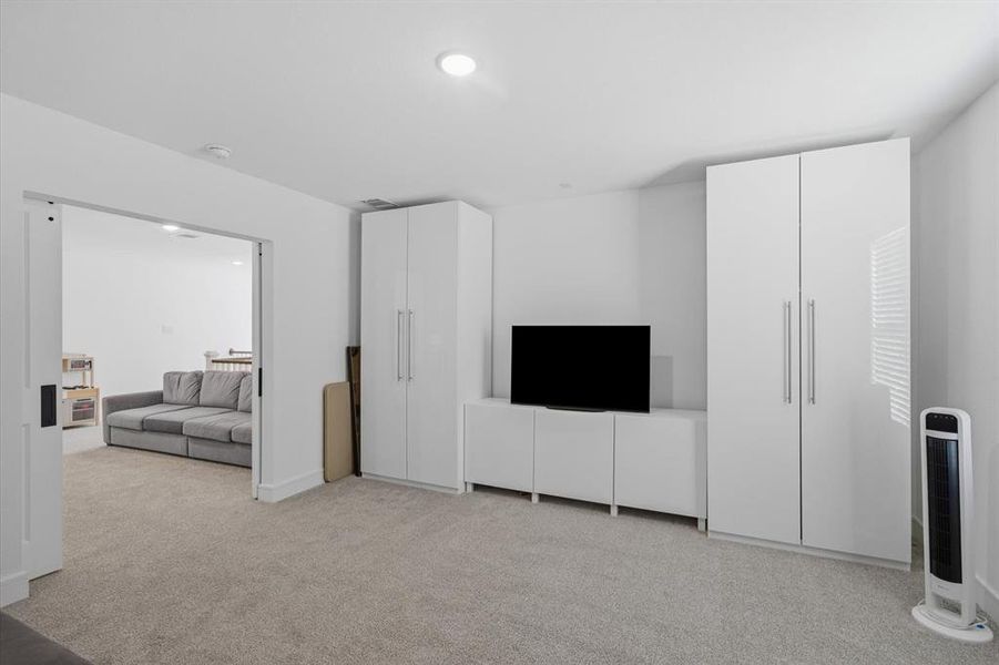 Furnished interior view inside a new home in Monterra, Fate (Image 25).