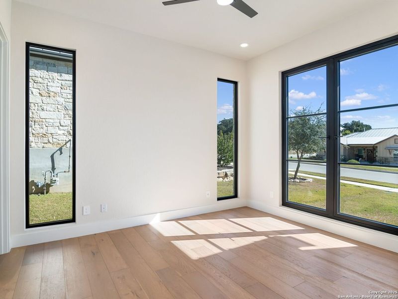Spacious, unfurnished interior of a new home in , Boerne (Image 23).