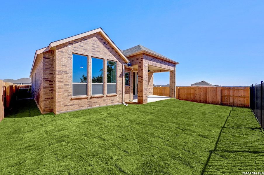 Exterior details and patio area of a home in Meyer Ranch, New Braunfels (Image 3).