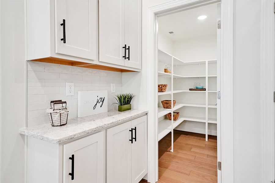 Shelter Bay, Kitchen