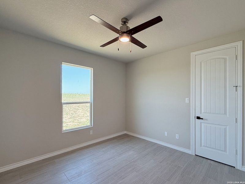 Spacious, unfurnished interior of a new home in , La Vernia (Image 19).