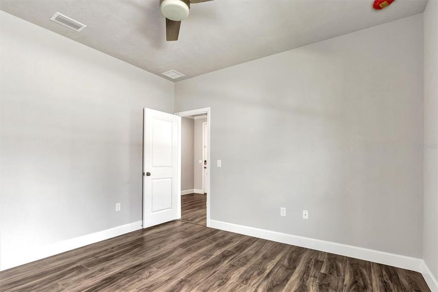 Spacious, unfurnished interior of a new home in Grand Oaks, Gainesville (Image 42).