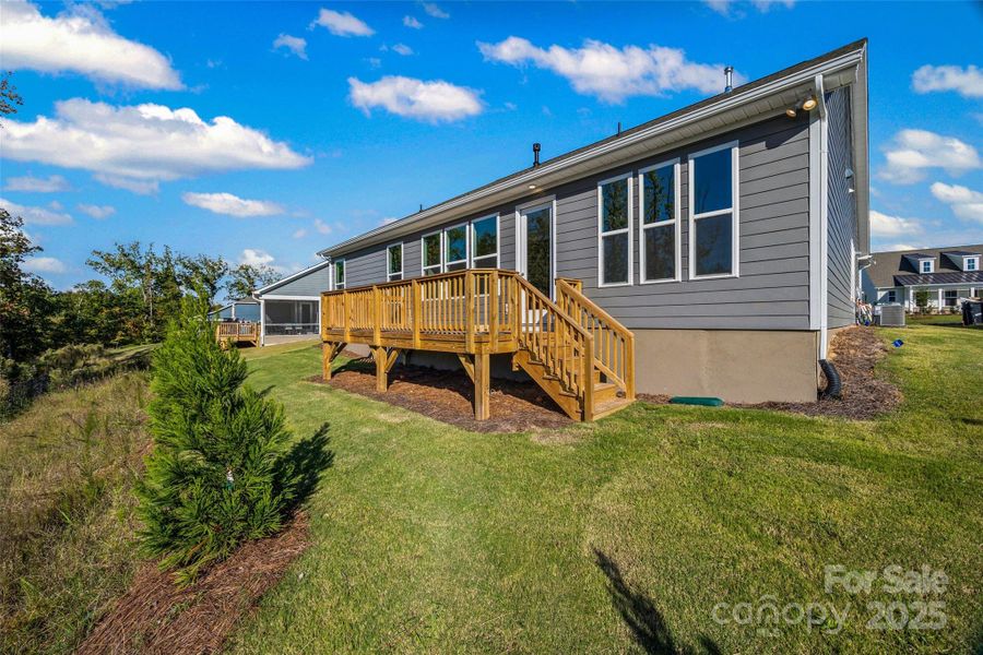 Exterior details and patio area of a home in Handsmill on Lake Wylie, York (Image 19).
