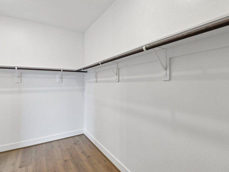 Spacious, unfurnished interior of a new home in Kingdom Heights, Rosenberg (Image 30).