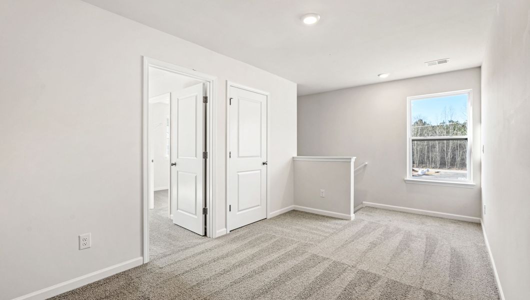 Spacious, unfurnished interior of a new home in Baxter Village, Boiling Springs (Image 21).