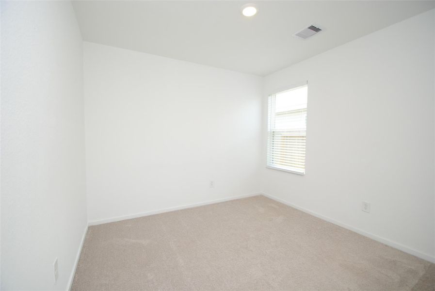 Spacious, unfurnished interior of a new home in Wharton Lakes, Wharton (Image 23).
