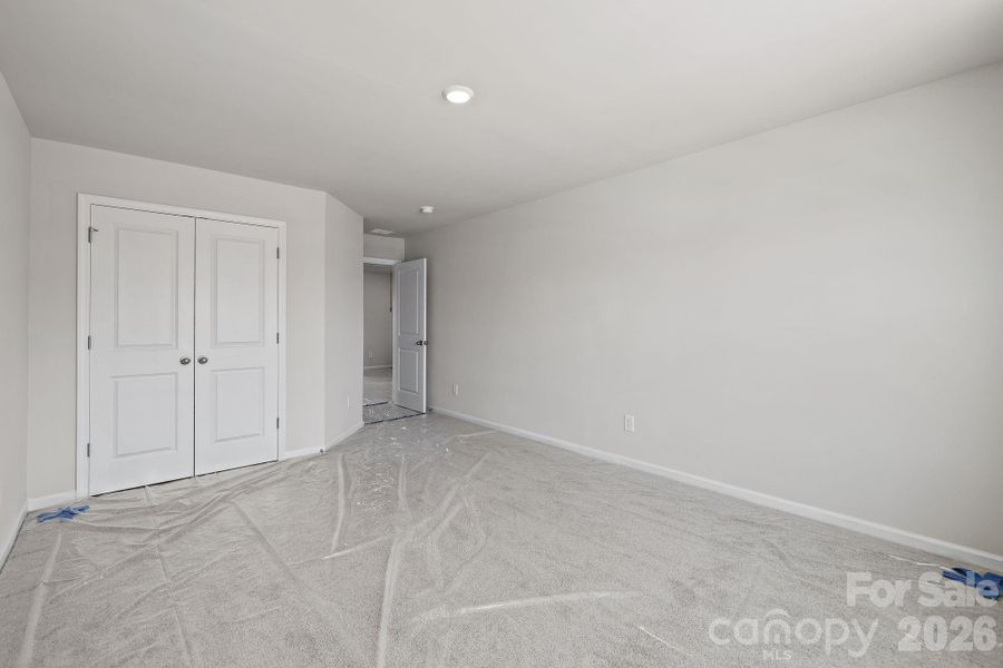 Spacious, unfurnished interior of a new home in McFarland Estates, York (Image 19).