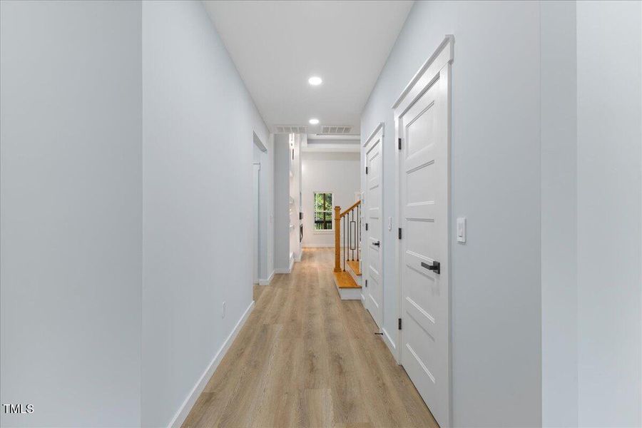 18-123-125 Ottawa Dr